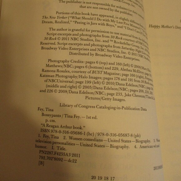 Tina Fey Bossy Pants SNL Writer Medium Black White Yellow Paperback Reading Book - Picture 3 of 4